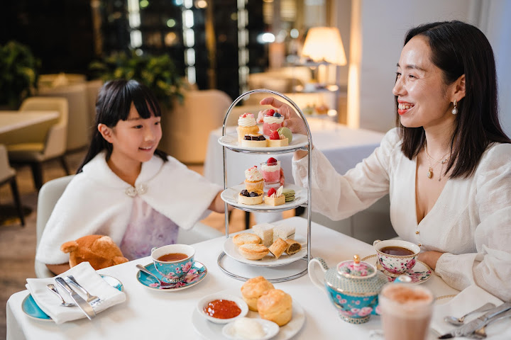 Paradox Sydney by null