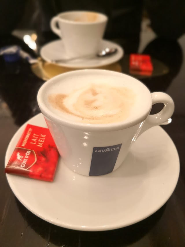 Victor Bozar Café