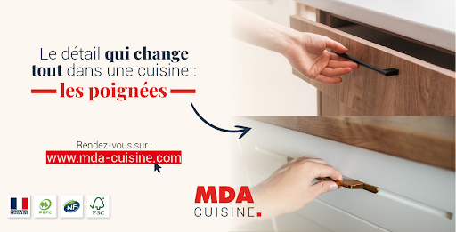 ✨ Poignées noires VS poignées dorées : laquelle choisir ?



Le détail qui change tout dans une cuisine 👇

⚫ Poignées noires
Modernes et structurantes, elles apportent du contraste et soulignent les lignes contemporaines.



✨ Poignées dorées
Chaleureuses et élégantes, elles ajoutent une touche chic et raffinée, parfaite pour sublimer des façades claires ou boisées.



Minimaliste ou sophistiqué ?

Chaque finition affirme un style et transforme l’ambiance de votre cuisine.



👉 Venez comparer en magasin et trouvez le détail qui fera toute la différence.