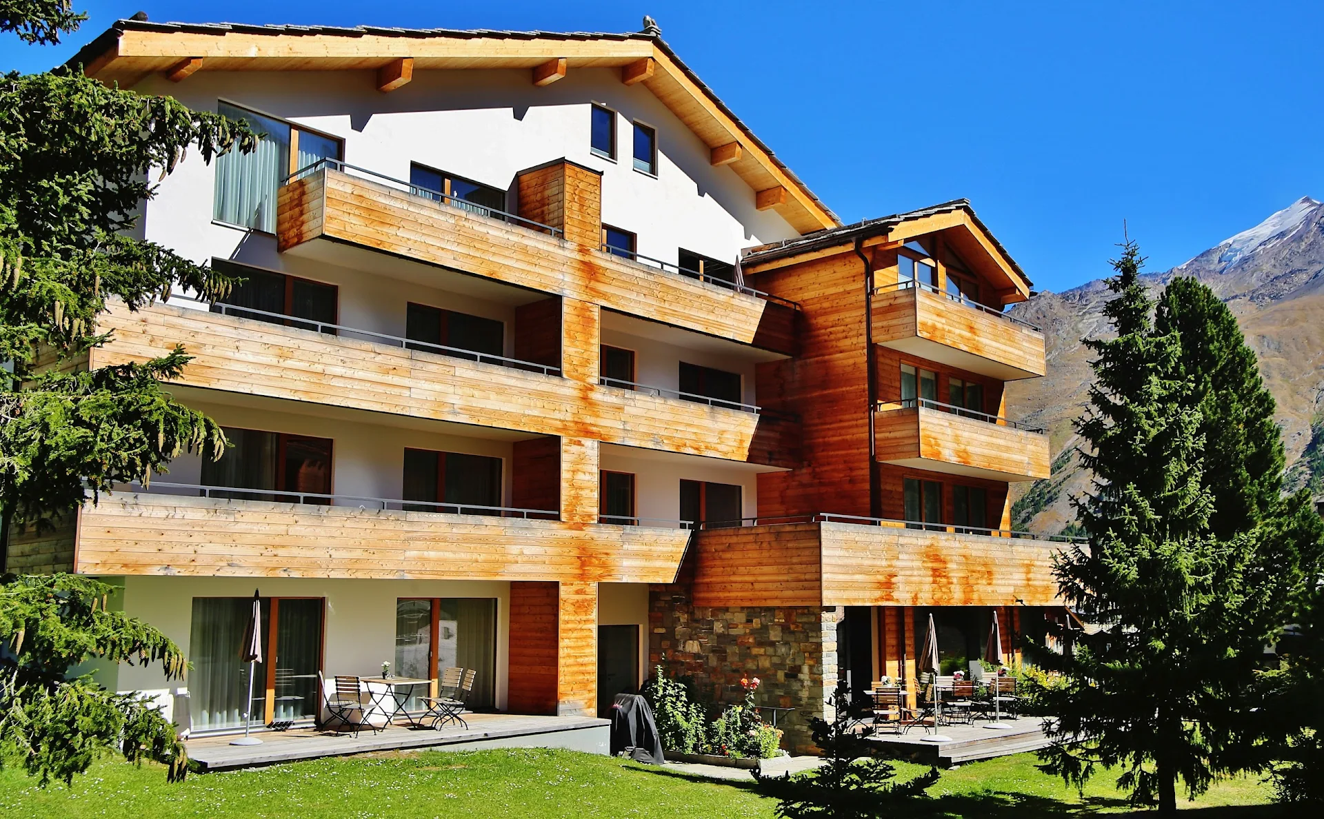 Elite Alpine Lodge