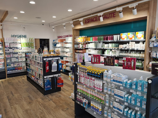 PHARMACIE LACOMBRADE