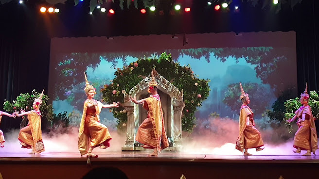Sala Chalermkrung Royal Theatre by null