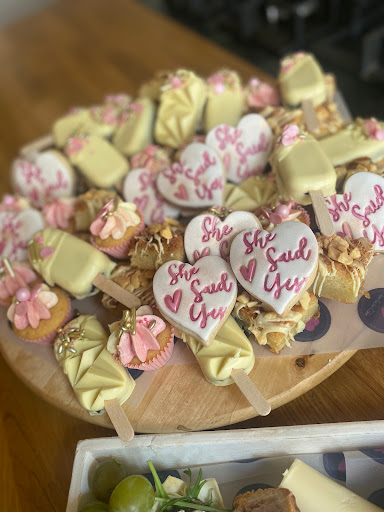 Claire Louise Cakes - Thumbnail