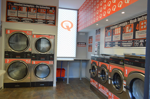Laundry Self Service Wash and Dry Logo