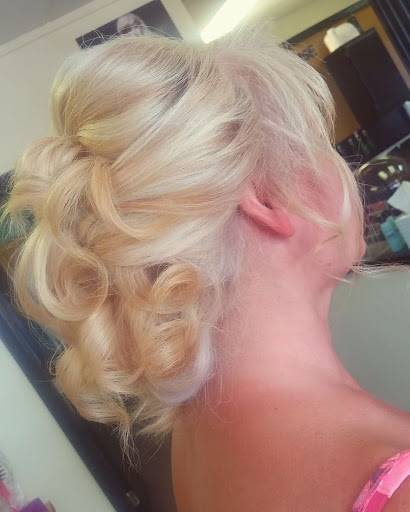 Red Brick Salon LLC - Thumbnail