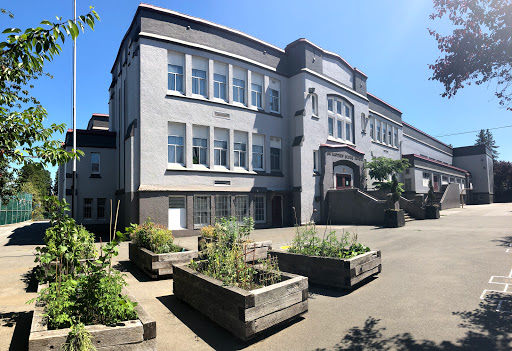 Sir Matthew Begbie Elementary School - Thumbnail