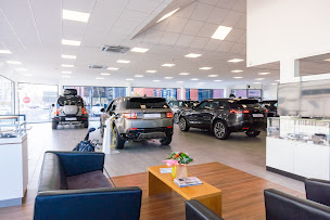 Photo n°2 de Land Rover Rouen - JFC by Mary Automobiles à Rouen (Vendeur de voitures d'occasion)