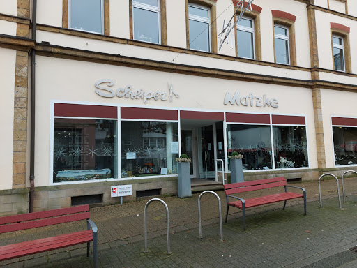Matzke Mode + Schmuck