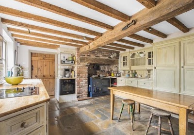 The Cotswold Caretaker