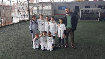 Kompleksi Sportiv "KS Ali Demi", Shkolla e futbollit