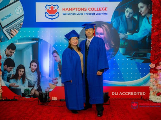 Hamptons College - Visual
