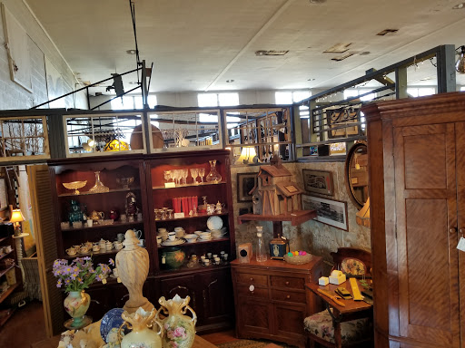 Spring Hill Antique Mall - Thumbnail