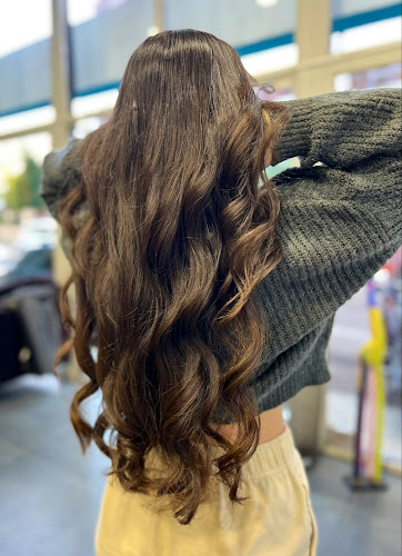 Opinii despre Tsarouchas hair salon în Δραπετσώνα - Κουρείο