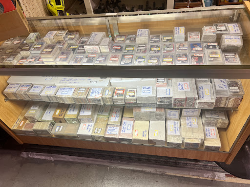 Iris City Antique Mall Gallery - United States