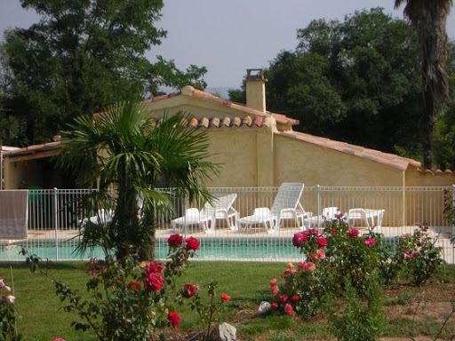 Photo de Gîte les Mimosas: location maison gîte avec piscine centre Var Chaine des Maures à Pignans (83790)