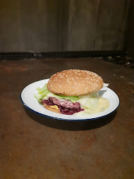 Photo n°6 de Le burger de la Campagne (anciennement la Cantine de Champignelles) à Champignelles (Restaurant)