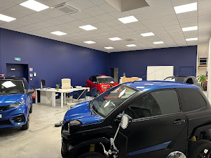 Photo n°4 de SUR-RON - AUTOMOBILES DE RAED à Castelsarrasin (Magasin de motos)