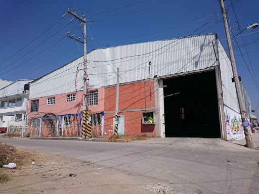 ServiVans & Trucks