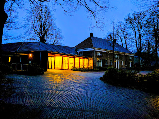 De Fundatie, huisartsenpraktijk en apotheek - Thumbnail