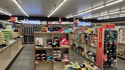 Besson Chaussures Orleans Saran Gallery - France