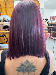 Photo n°12 de Vir' dans l'hair / salon de coiffure à Lézignan-Corbières (Salon de coiffure)