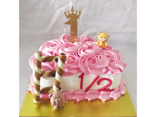 6 month theme cake post image