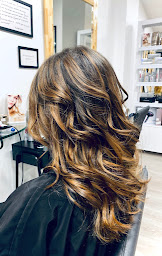 Photo n°2 de INSTANT COIFFURE à Le Péage-de-Roussillon (Salon de coiffure)