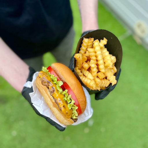 Photo 3 - SMASHY BURGERS - Place du champ de foire