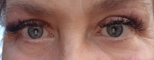 Augenblicke lash extensions& beauty