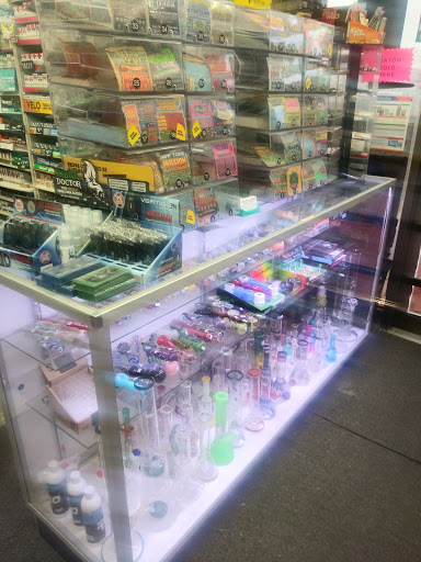 Lindy's Smoke Shop - Thumbnail