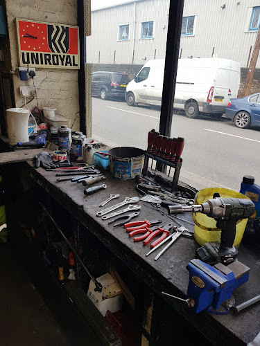 Reviews of Wood street tyres Ltd in London - Tire shop