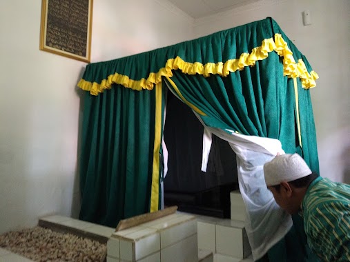 Tomb Of Sacred Wan Syarifah Fatma, Author: Revaldi Muhammad