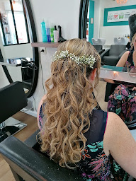 Photo n°19 de Les ciseaux d'Anaïs à Pleuven (Salon de coiffure)