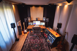 Photo n°7 de Adrien Thore - Studio d'enregistrement à Angers, mixage et mastering, Dolby Atmos studio à Avrillé (Producteur de musique)