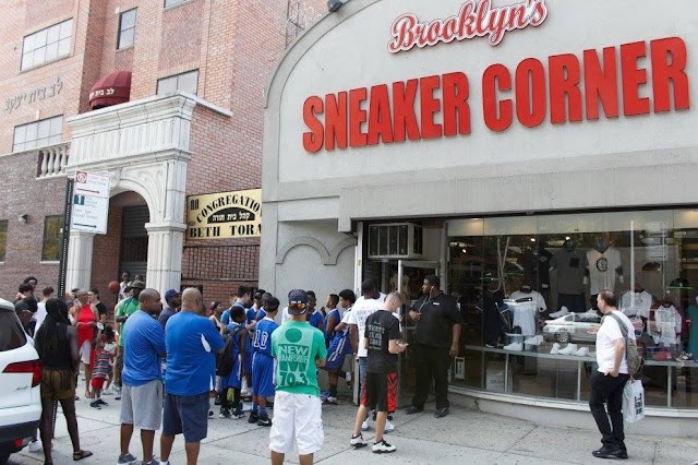 Sneaker Corner
