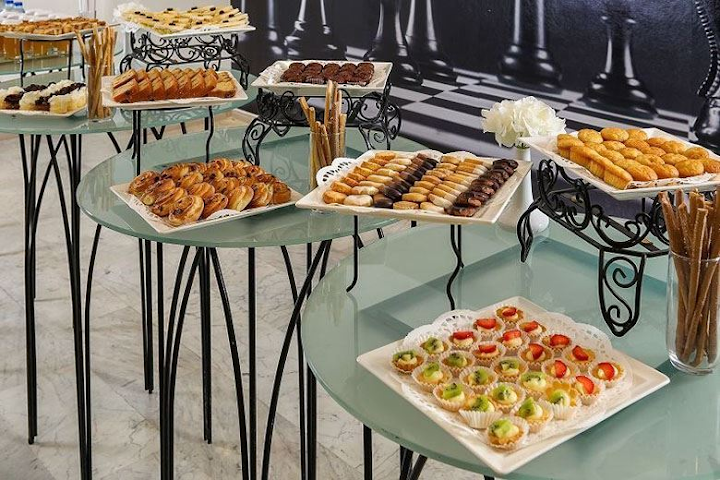 Toledo Hotel by null