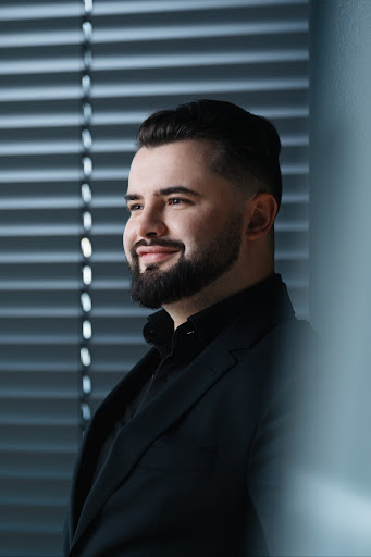 Hipnoterapia Warszawa - Trener hipnozy Maksym Komar