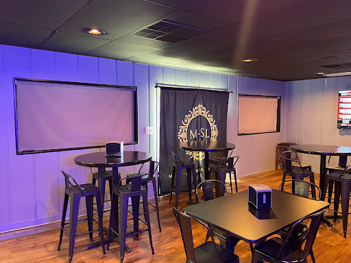 Mist-N-Smoke Lounge - Thumbnail