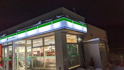 ファミリーマート 弘前泉野四丁目店