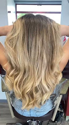 Photo n°28 de Caractère - Coiffeur - Barbier à Gournay-en-Bray (Salon de coiffure)