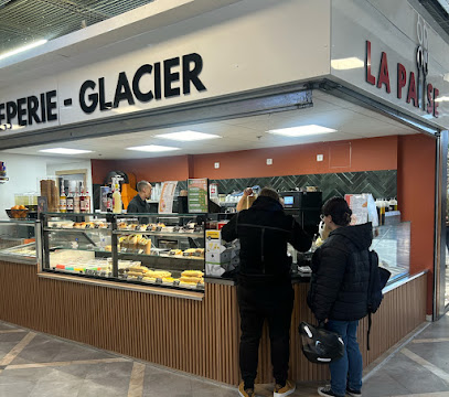 LA PAUSE
