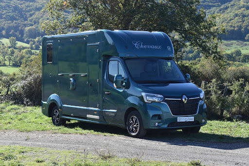 Vans Laissac - Camions et vans chevaux - Remorques Gallery - France