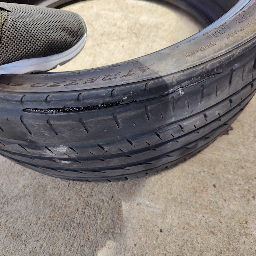 Bronco Tire - Thumbnail
