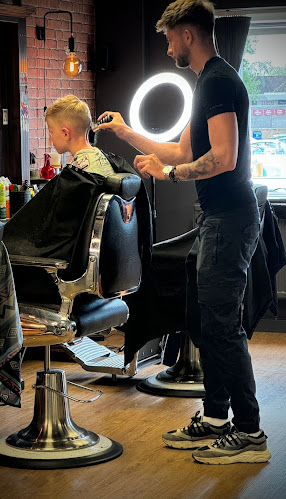 http://www.thebarberlounge.nearcut.com/
