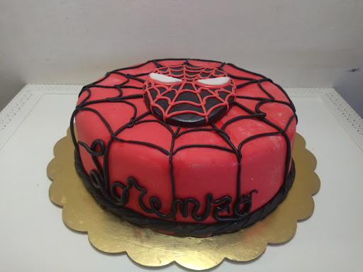 Dolce custom cake - Thumbnail