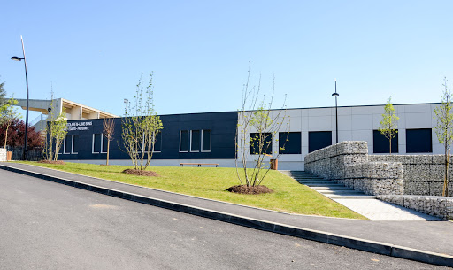 School Melanie Bonis