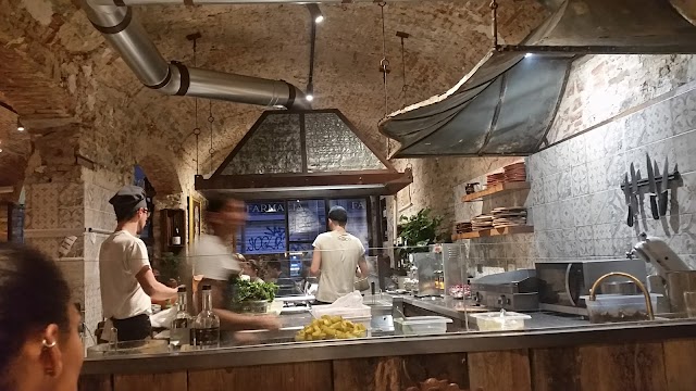 SimBIOsi Organic Pizza and lovely food