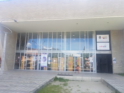 Photos of Municipal Public Library. Paradise Park Library