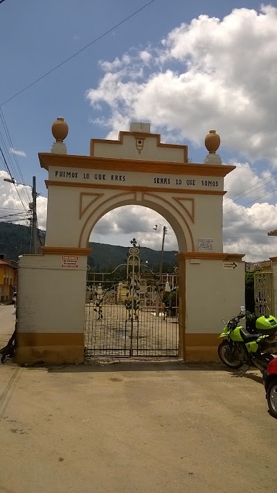 Photos of Ch&iacute;a's Cemetery