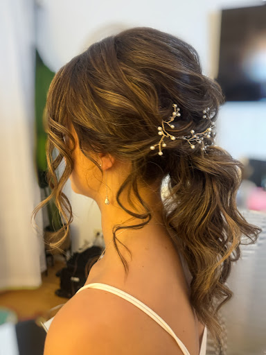 Hawaii/Oahu Hair & Makeup by Izumi - Thumbnail